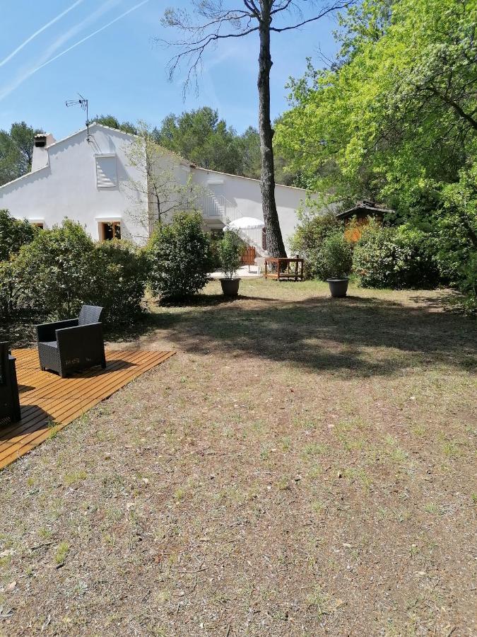 Le Clos Zinou Lambesc Exterior photo