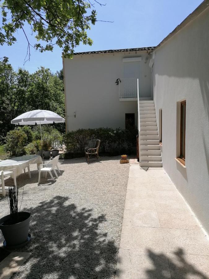 Le Clos Zinou Lambesc Exterior photo