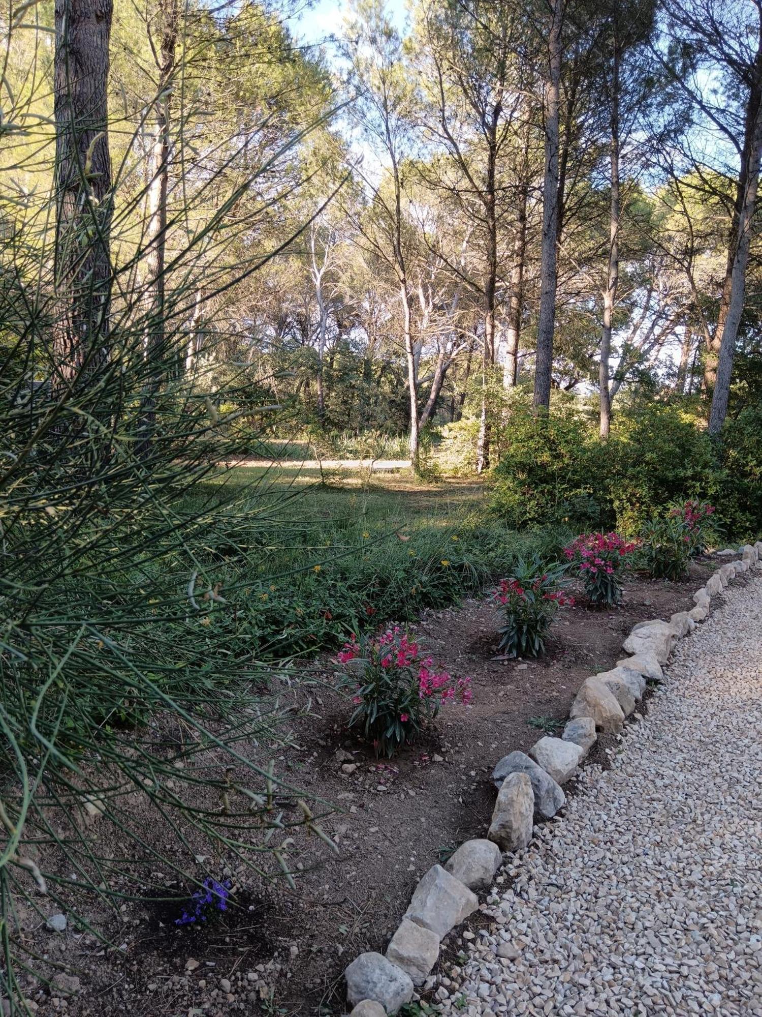 Le Clos Zinou Lambesc Exterior photo