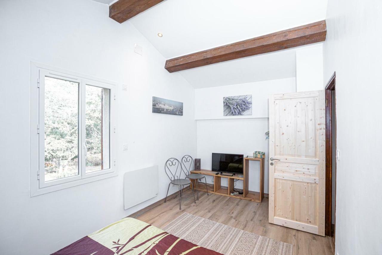 Le Clos Zinou Lambesc Exterior photo